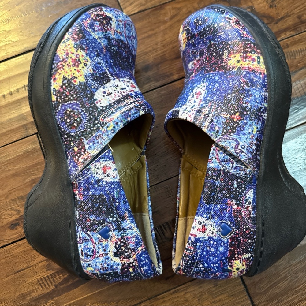 Nurse Mates 'Bryar' Multi-Color Clogs Shoes Womens Size 8.5‎ W Wide